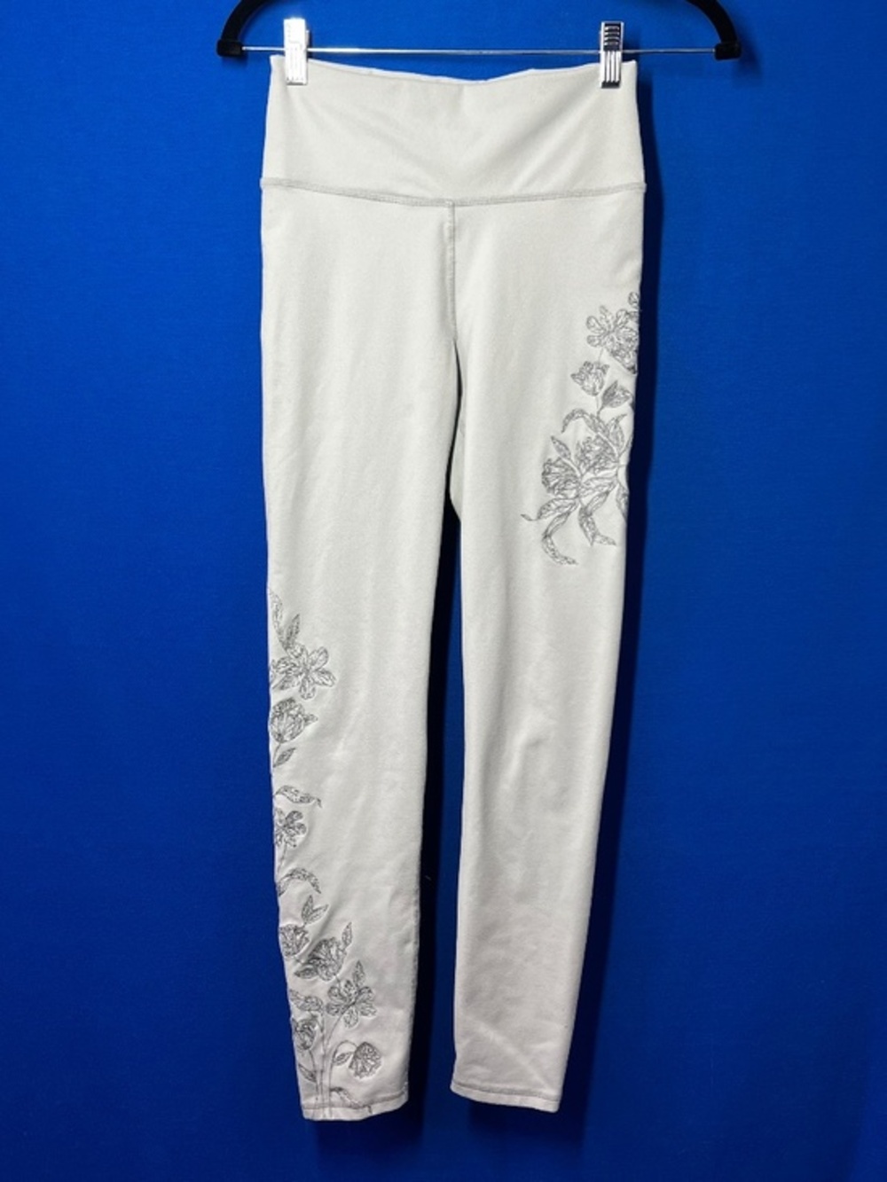 |•FABLETICS•| Gray Leggings Floral Stitched Design Size Small